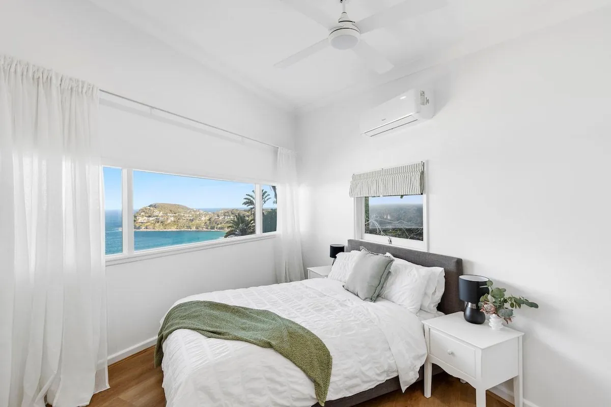 Whale Beach Ocean Views — photo 5 of 5